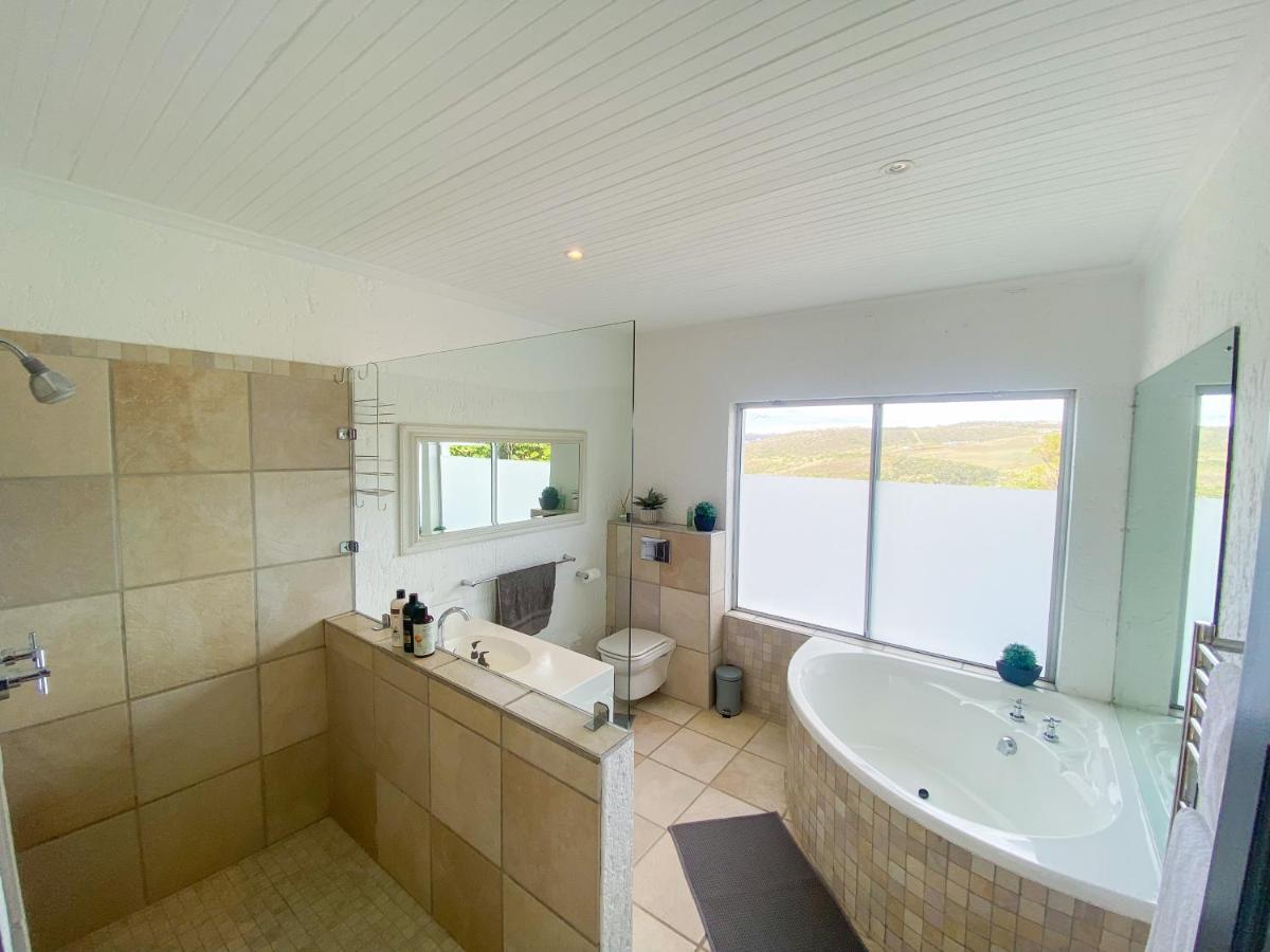 The White House Apartment Knysna Exterior photo